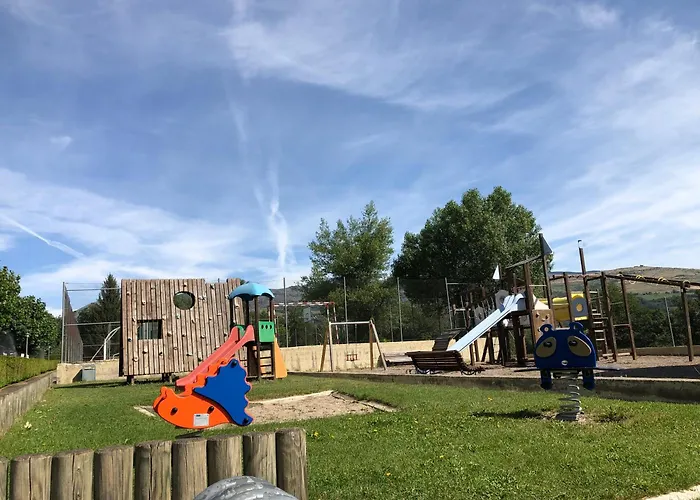 Hotel cerca del colegio: Bungalows Pirineus