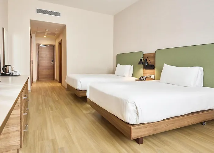 Hotel con tenis: Hilton Garden Inn Sevilla