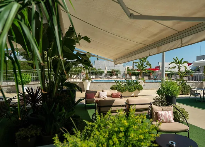 Hotel con tenis: Hilton Garden Inn Sevilla