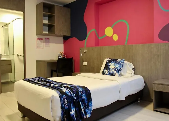  Agora Suites Self-Service Boutique