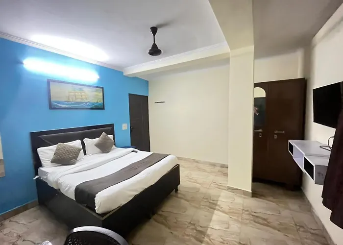 Hotel Satya Niketan Near South Embassy