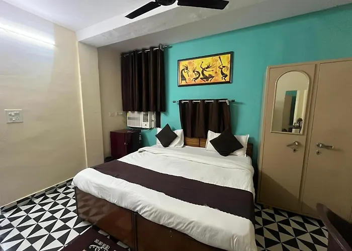 Hotel Satya Niketan Near South Embassy