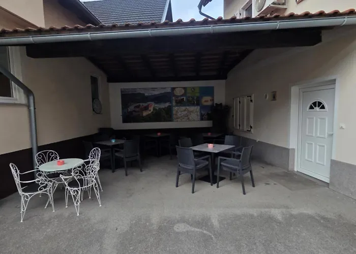 Apartmaji Pri Kokolu