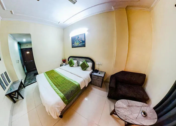 Hotel Silver Arc - Near Karol Bagh Metro Station