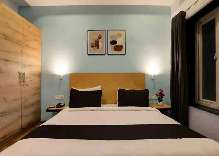 Super Townhouse Rohini Sector 23
