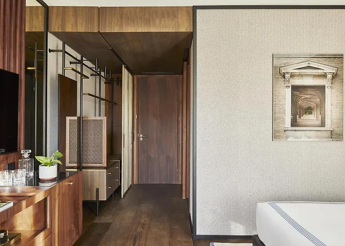 Hotel 5 Estrellas Thompson Madrid, By Hyatt