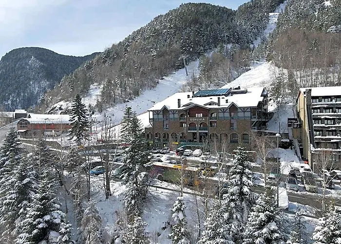 Hotel Crest