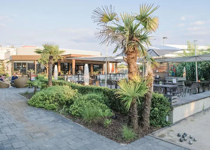  Novotel Bordeaux Lac