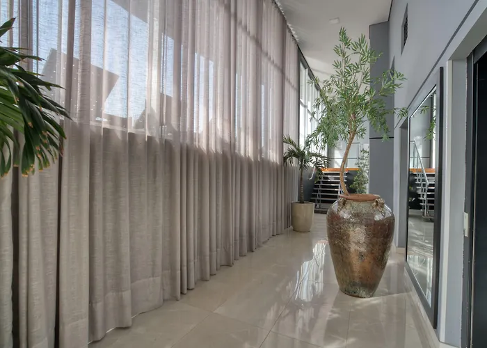  Viale Tower