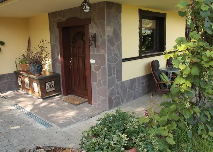 Garden Apartments Maria