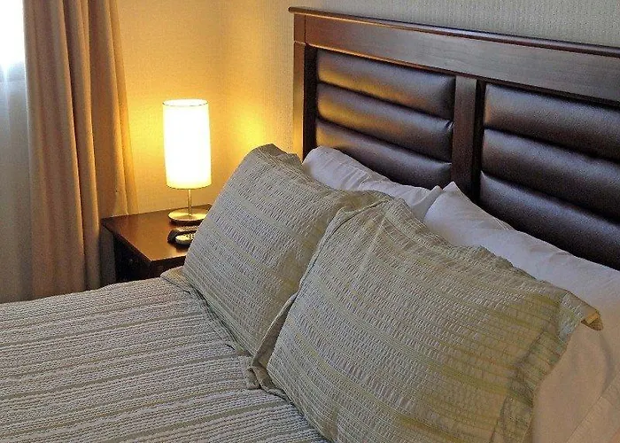 Ams Apartments Huerfanos