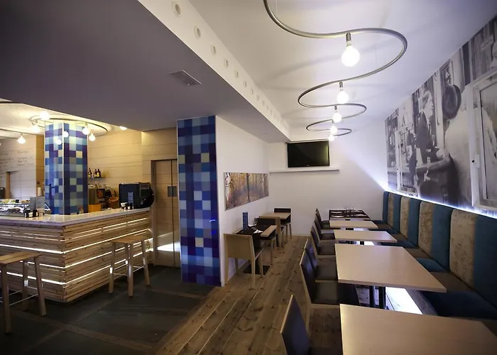  Hostal Bezana