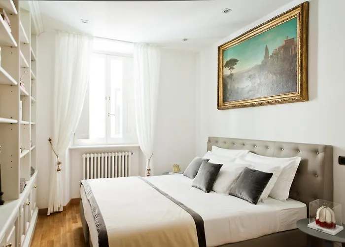 Casa de huéspedes: Garibaldi Suites Piazza Di Spagna
