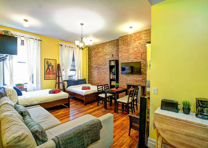  Chelsea Art Suites