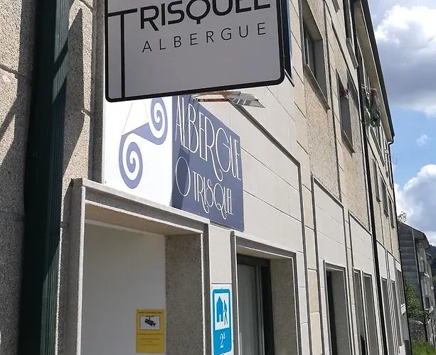 Hotel cerca del colegio: Albergue O Trisquel