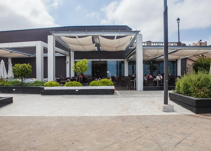 Hotel cerca del colegio: Estudios Turísticos Bahia Sur