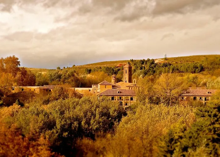 Hotel de playa: Monasterio De Piedra