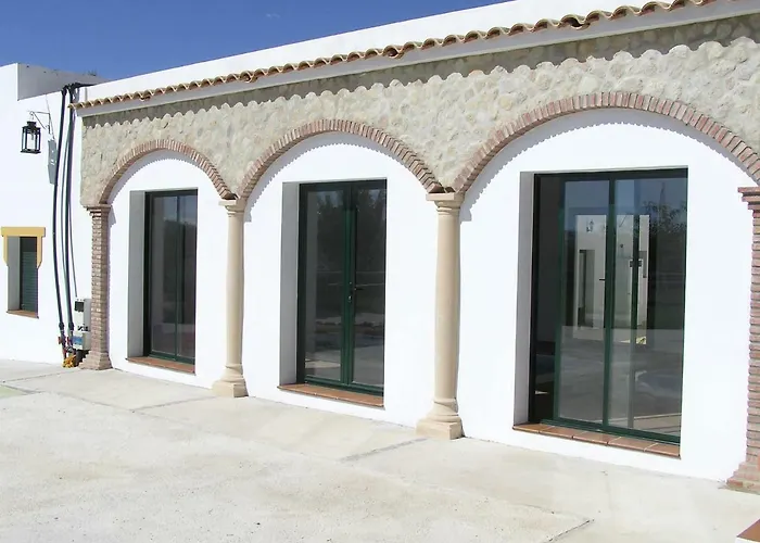 Villa con piscina: Alojamiento Rural El Chaparral