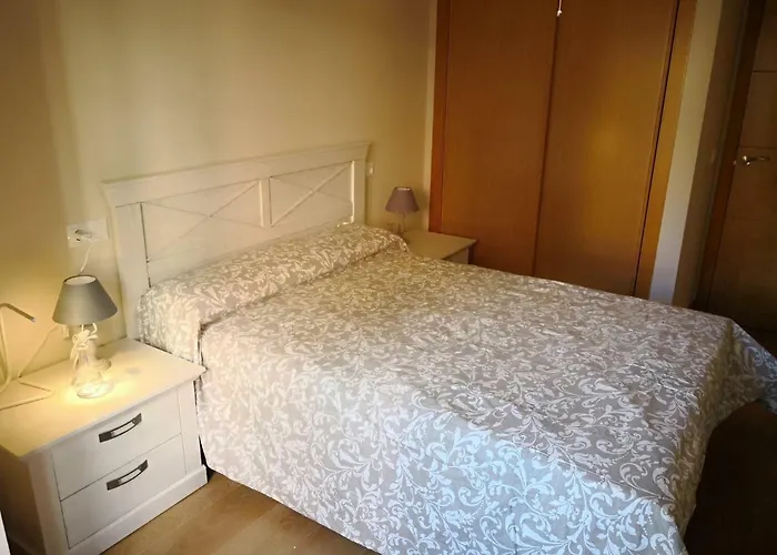 Hotel cerca del colegio: Apartamentos Torre De Gredos