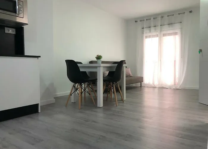 Hotel cerca del colegio: Apartamentos Cazorla Centro