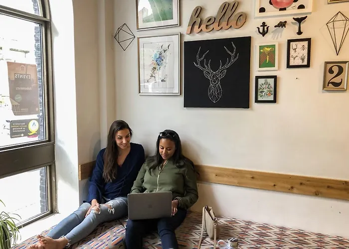 Hotel cerca del colegio: Hi Toronto Hostel